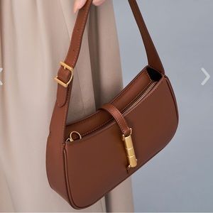 Cesia Metallic Accent Shoulder Bag - Brown